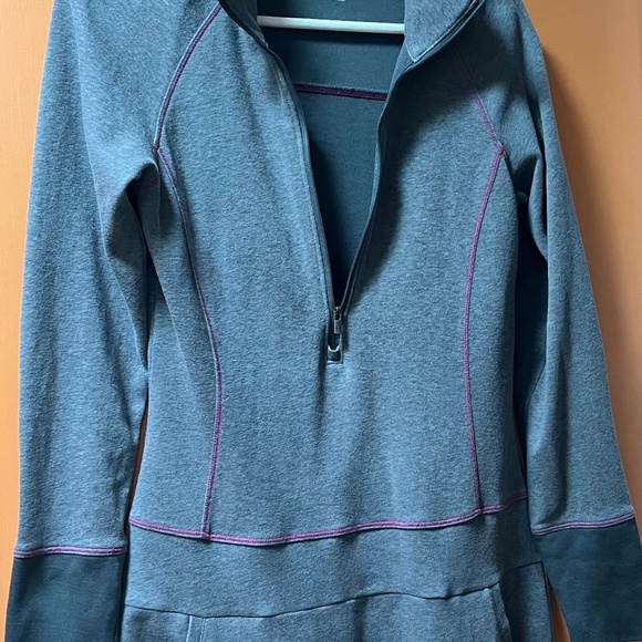 Columbia Knit Dress Women's size Small Grey with Purple stitching, Omni Wick - Picture 3 of 11